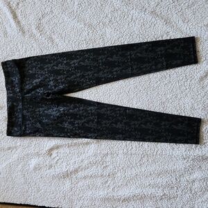 Fabletics black floral whimsigoth full length leggings women M grey petal print